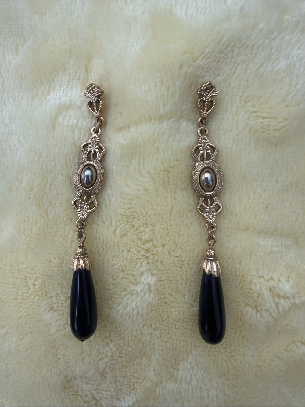 Vintage-Inspired Gold and Black Drop Earrings - Elegant Women Jewelry